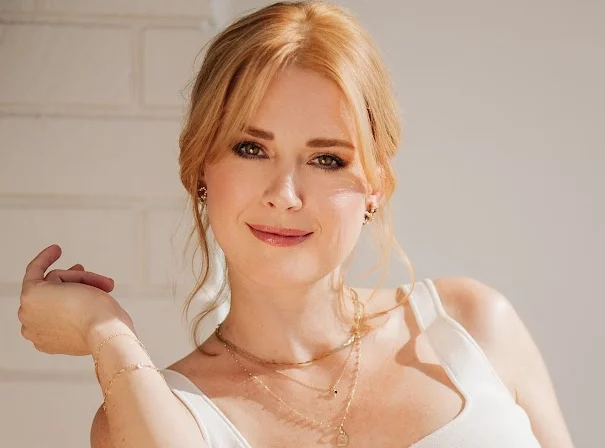 Alexandra Breckenridge