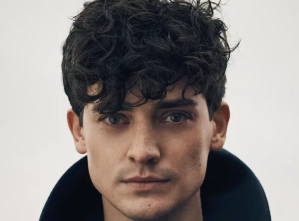 Aneurin Barnard
