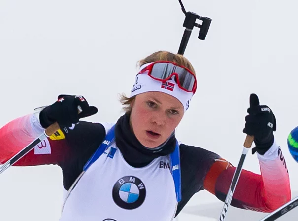 Karoline Offigstad Knotten