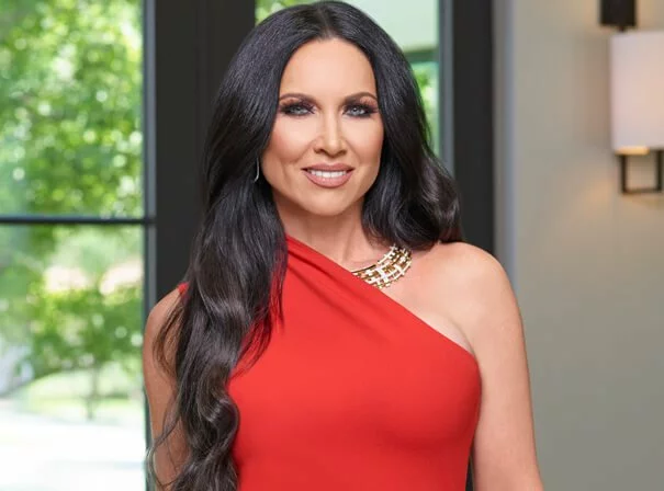 LeeAnne Locken